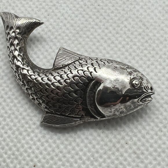 Sterling Silver Koi Catfish Pin Brooch Made In Nepal .925 Fish - Picture 1 of 5